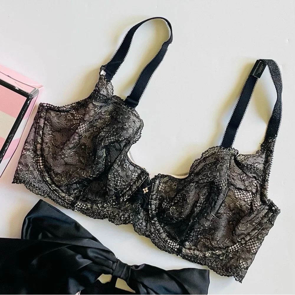 32DD SMALL Victoria’s Secret black bra set